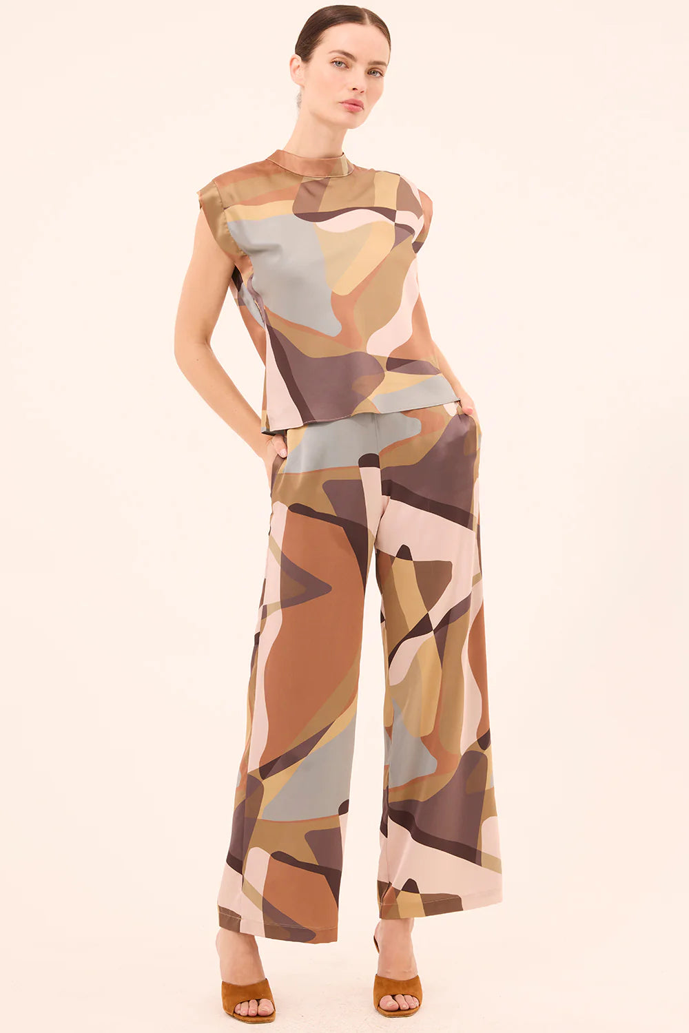 Izzie Pant
