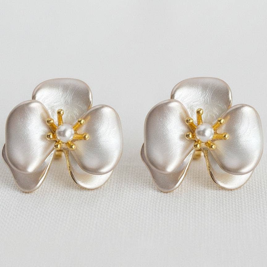Elegant  Pearlescent Flower Stud Earrings