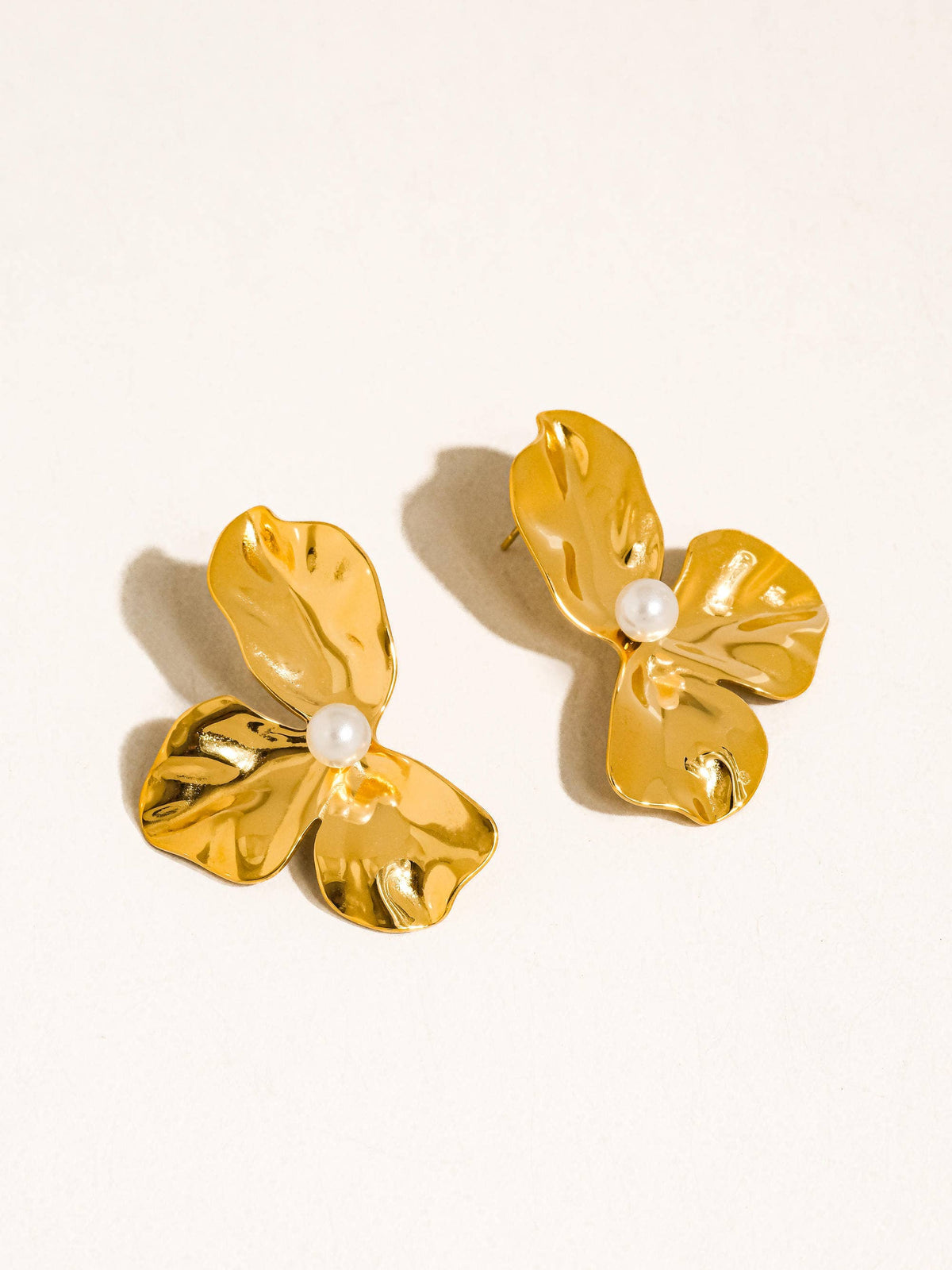 Vintessa Flower Pearl Earrings