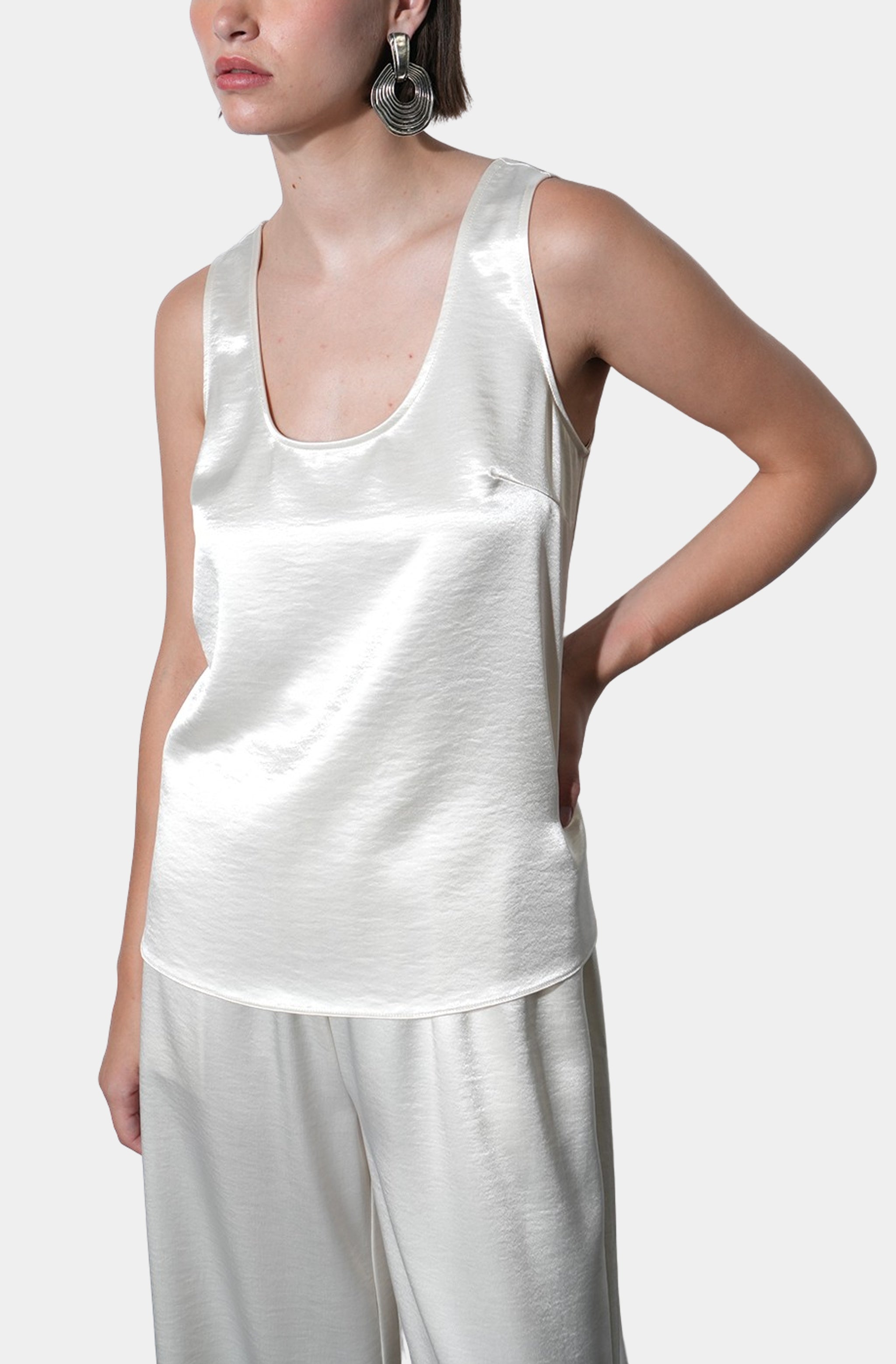 Ariana Easy Satin Sleeveless Top