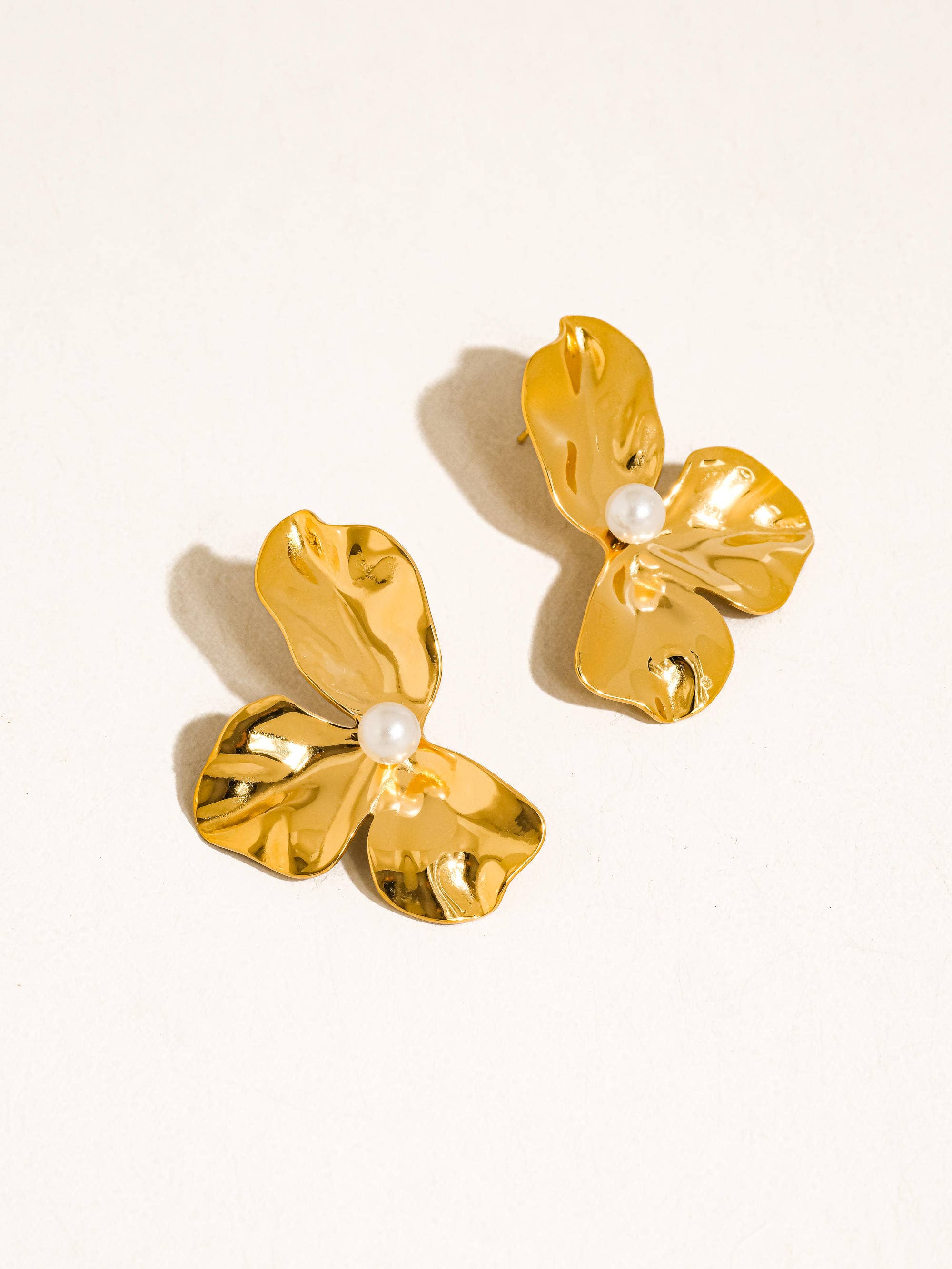 Vintessa Flower Pearl Earrings