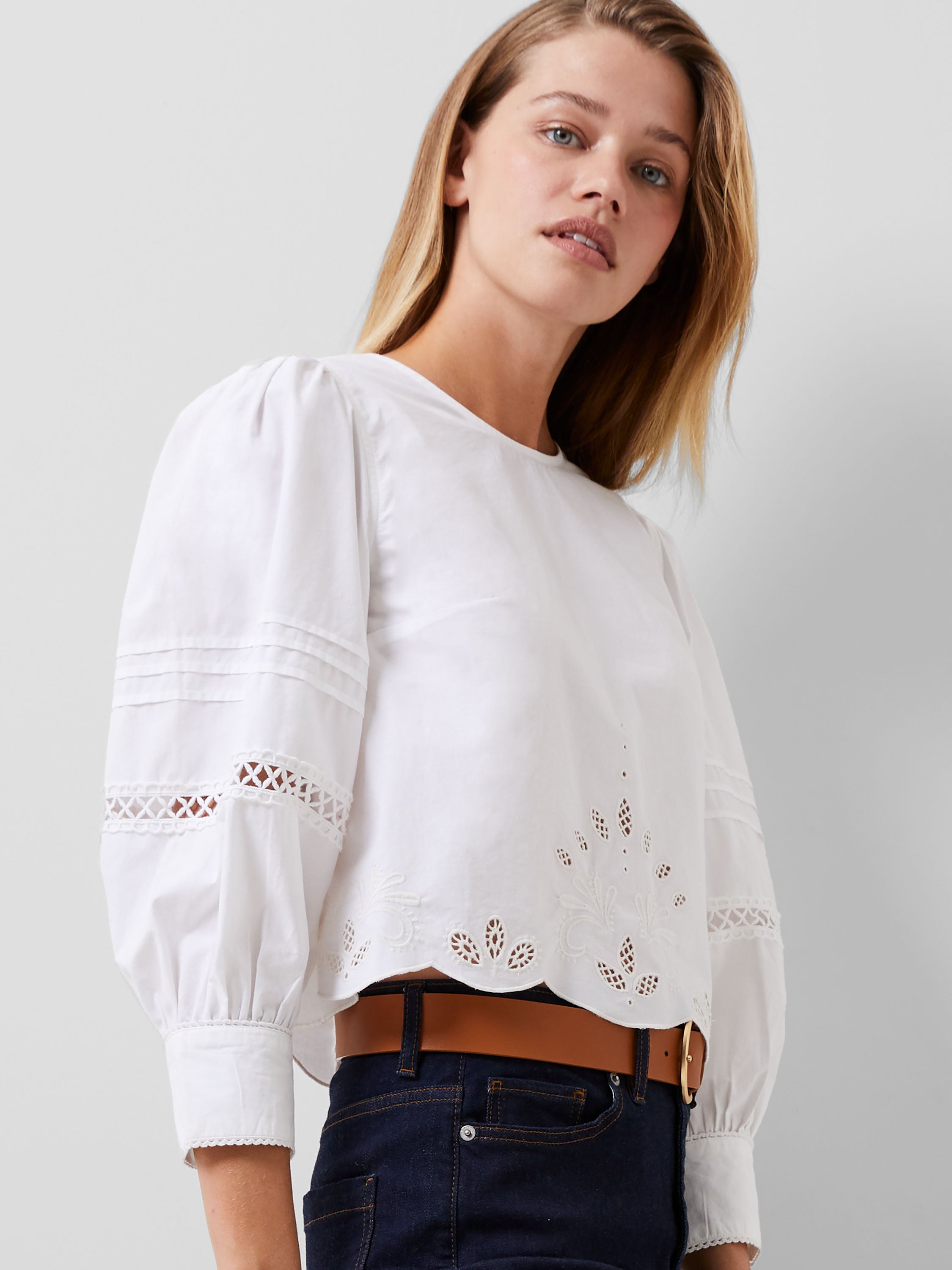 Alissa Cotton Broiderie Top in Linen White