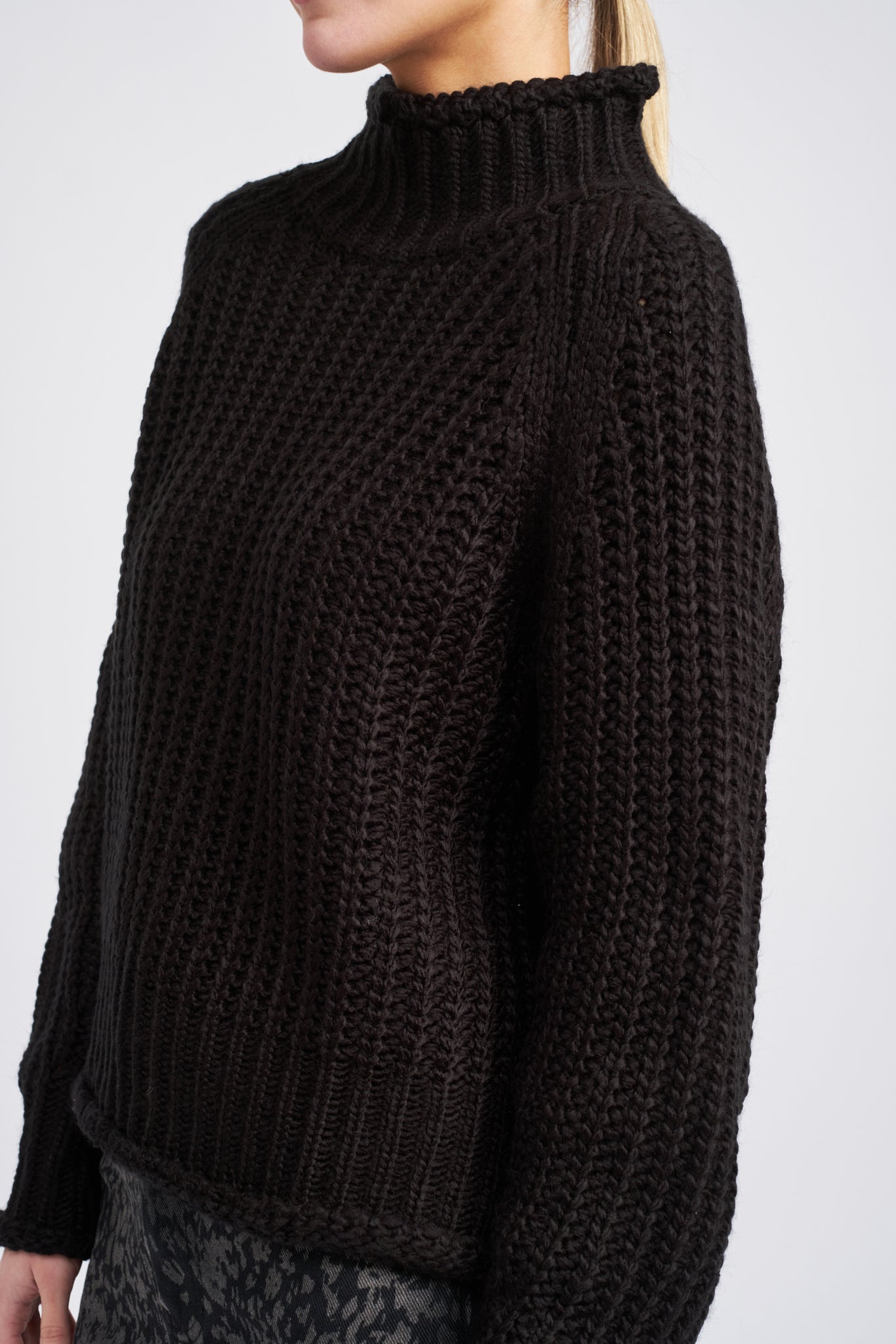 Regina Knit Pullover in Black